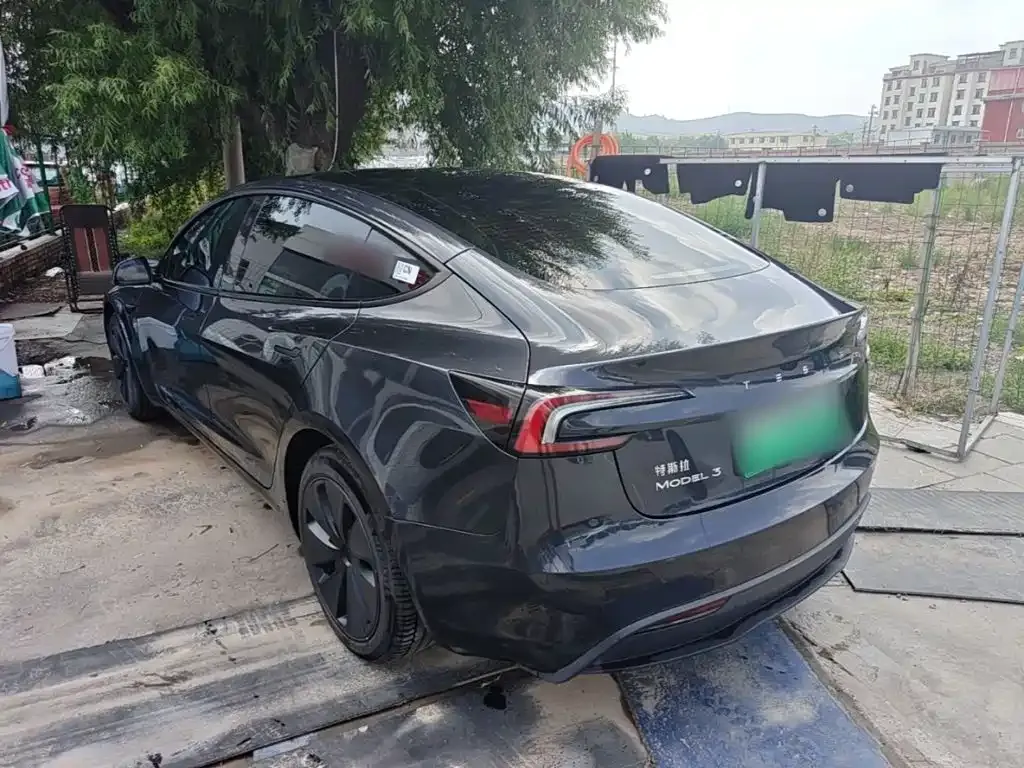 Tesla Model 3 — фото 2