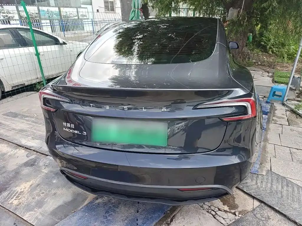 Tesla Model 3 — фото 4