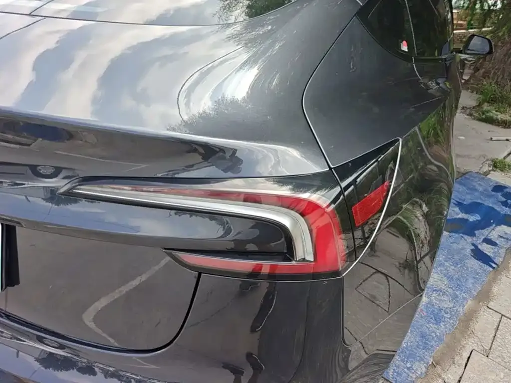 Tesla Model 3 — фото 9