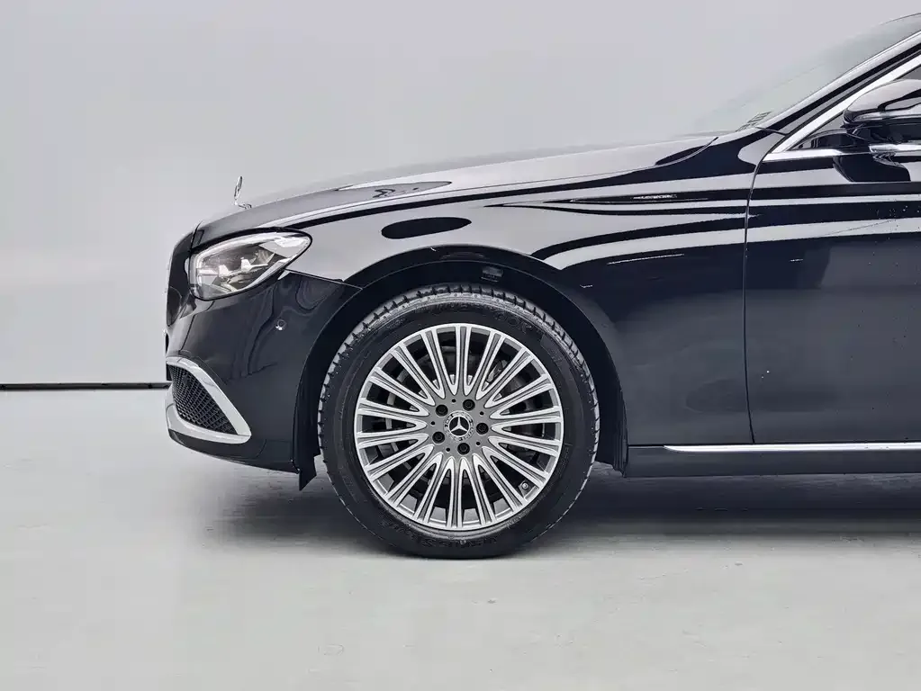 Mercedes-Benz E-Class — фото 5