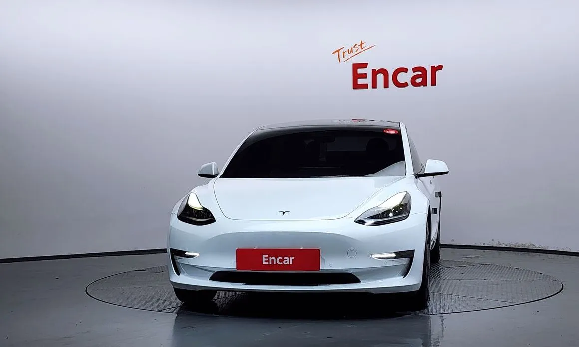 Tesla Model 3 — фото 9
