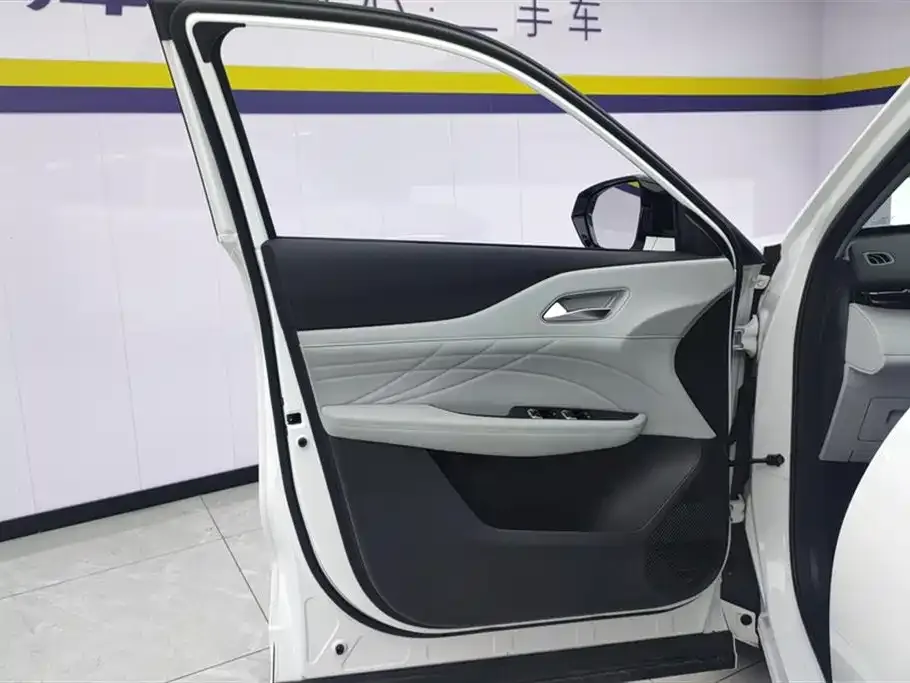 Changan UNI-Z New Energy 2025 из CN, фото 4