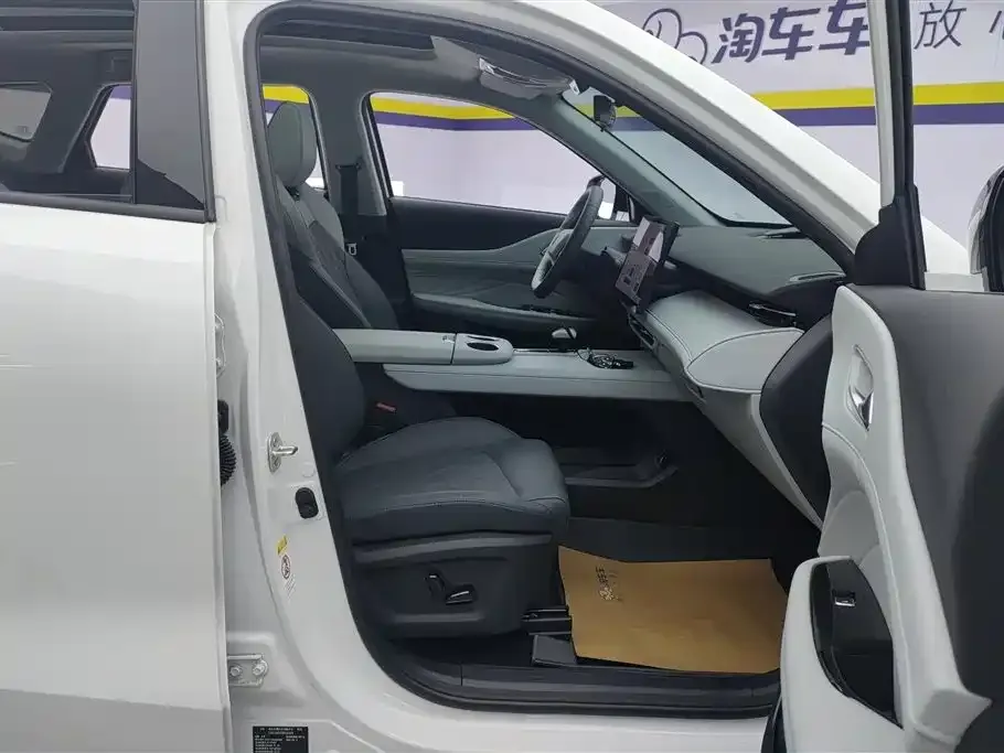 Changan UNI-Z New Energy 2025 из CN, фото 3