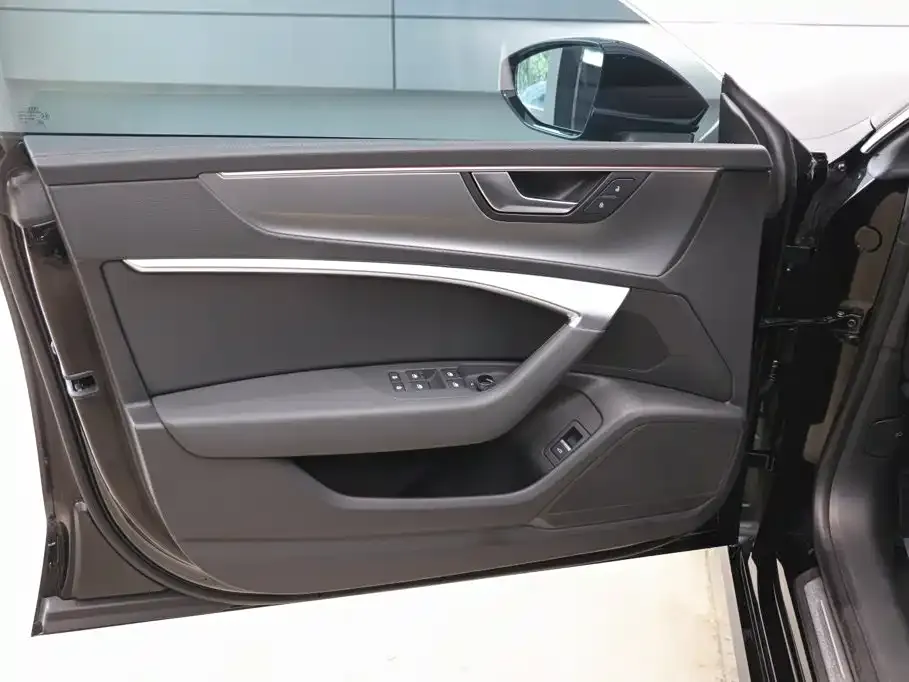 Audi A7L — фото 9