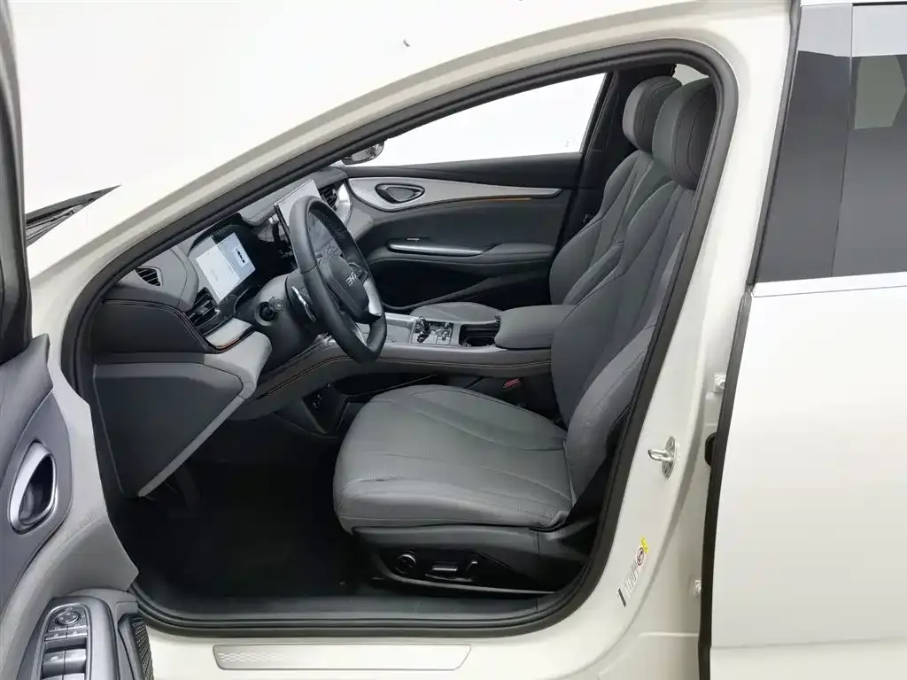 BYD Seal 07 DM-i — фото 7