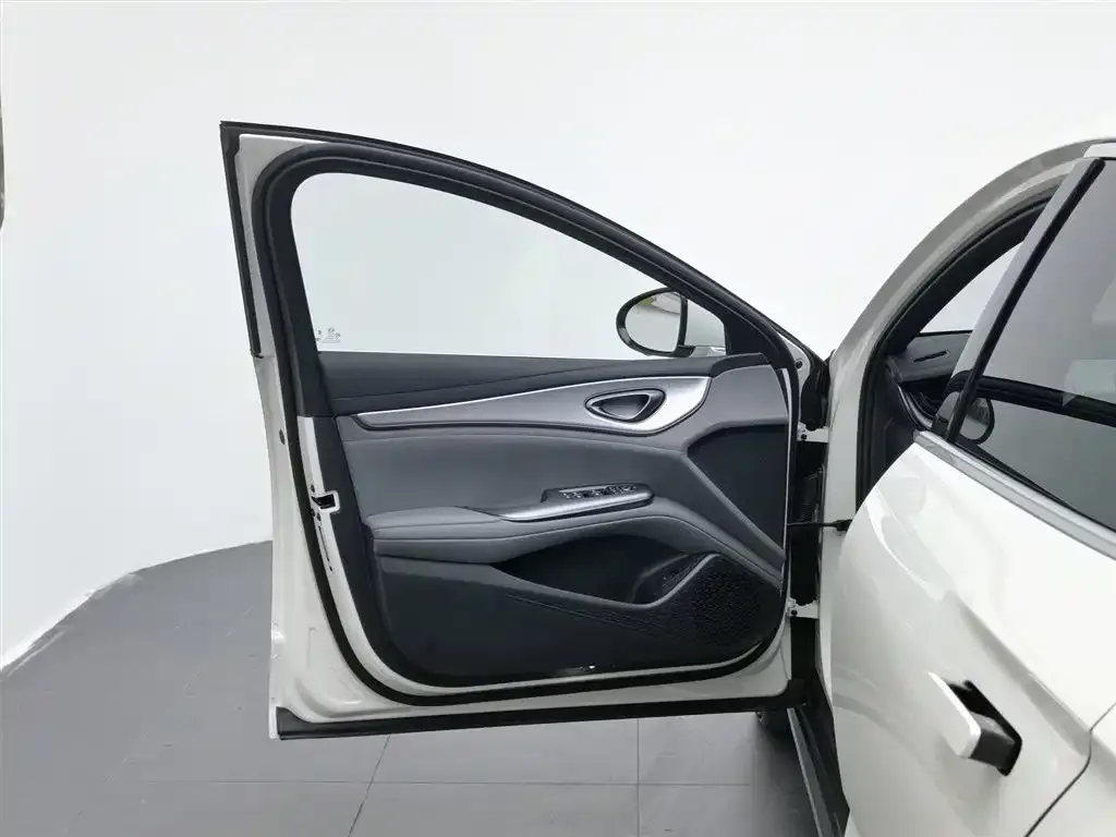 BYD Seal 07 DM-i — фото 3