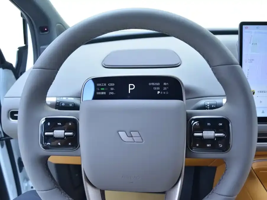 Li Auto i8 — фото 6