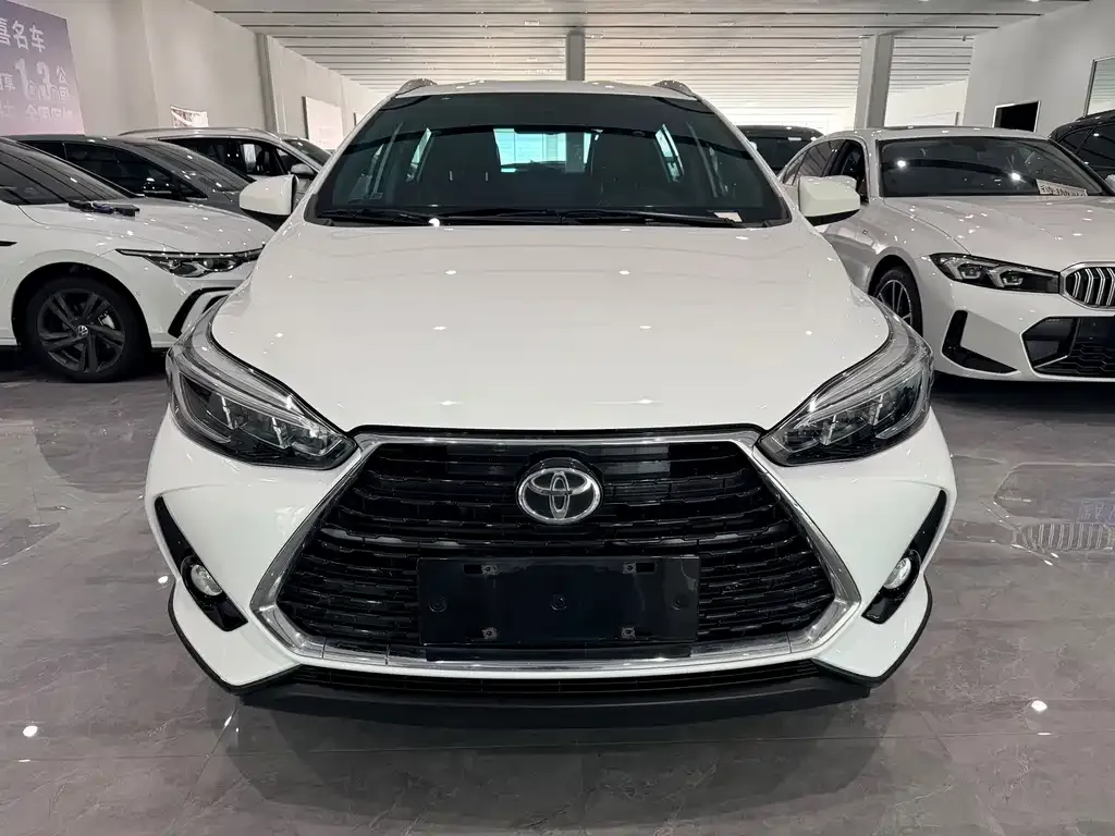 Toyota Yaris L — фото 9