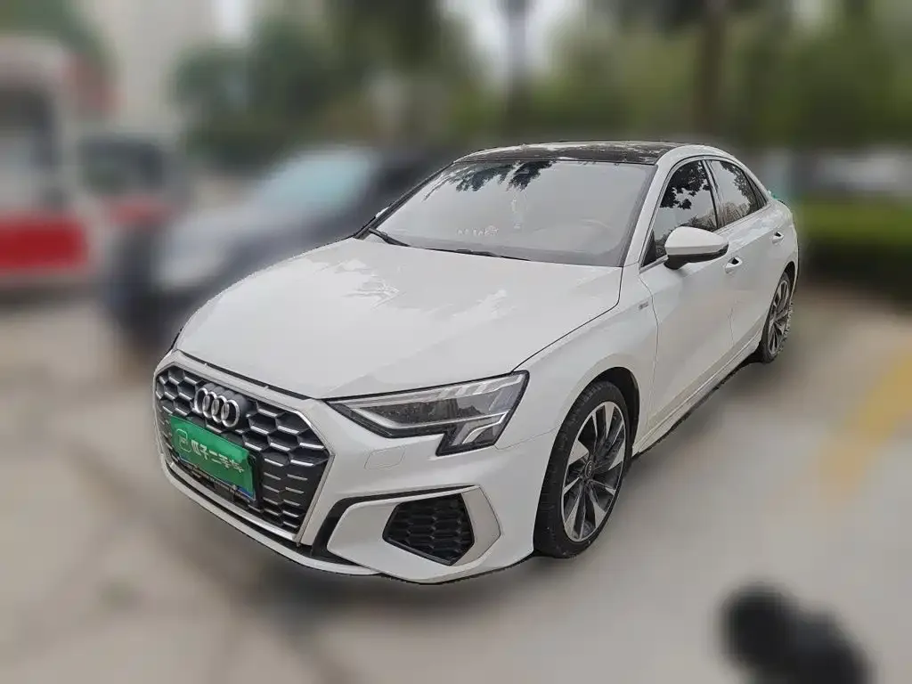 Audi A3 — фото 1