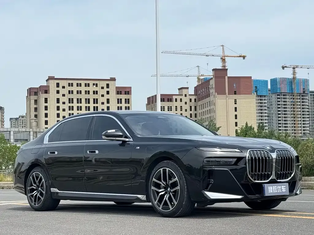 BMW 7 Series — фото 5