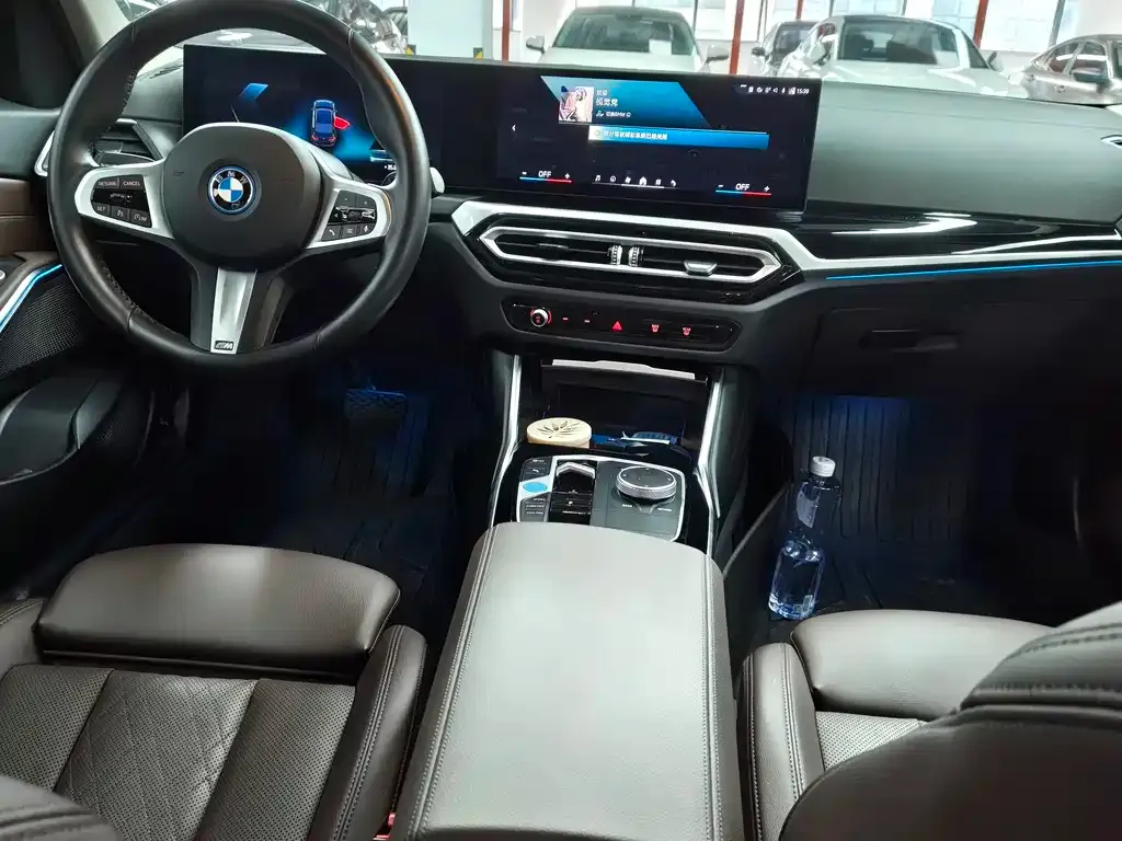 BMW i3 — фото 8