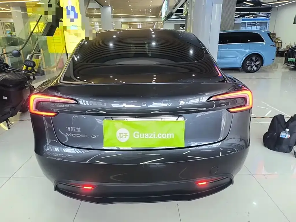 Tesla Model 3 — фото 6