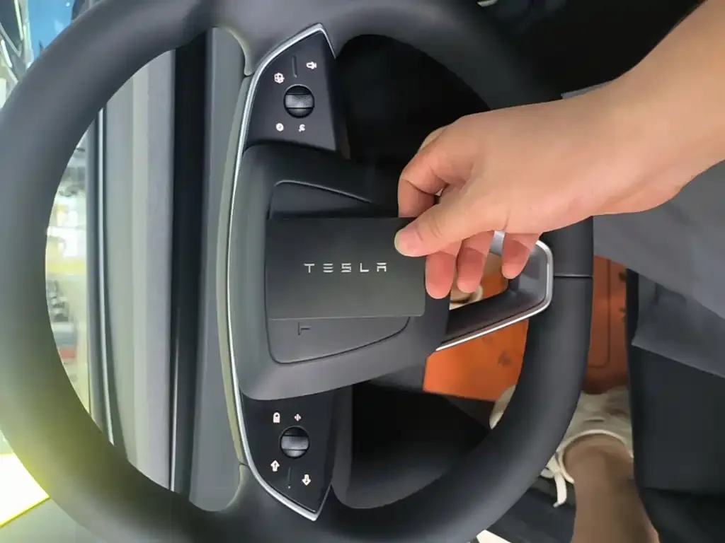 Tesla Model 3 — фото 2