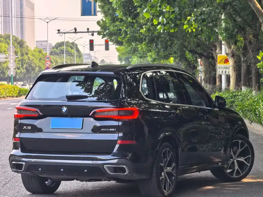 BMW X5 (Import) — фото 4