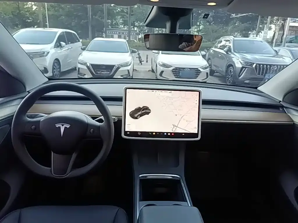 Tesla Model Y — фото 7