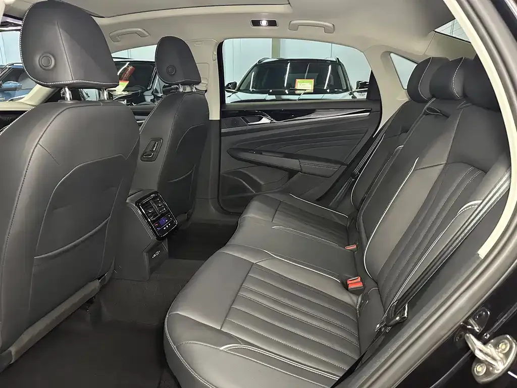 Volkswagen Passat — фото 3