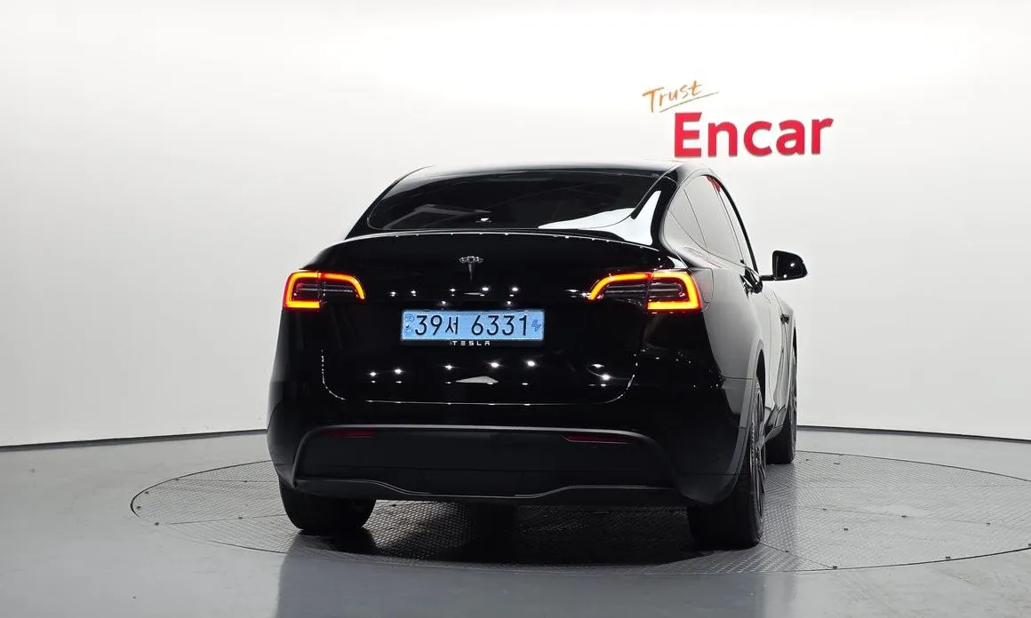 Tesla Model Y — фото 4