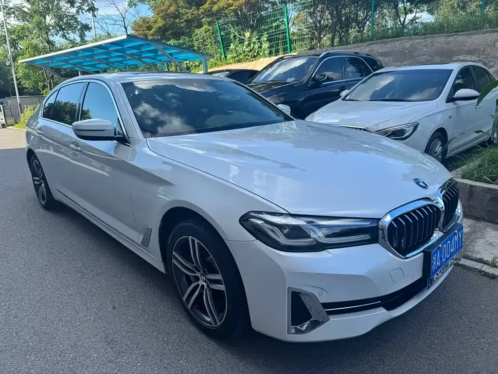 BMW 5 Series — фото 10