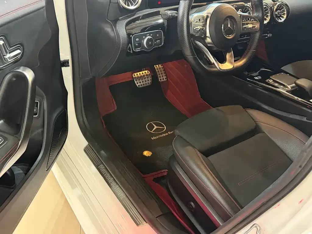 Mercedes-Benz CLA (Import) — фото 9