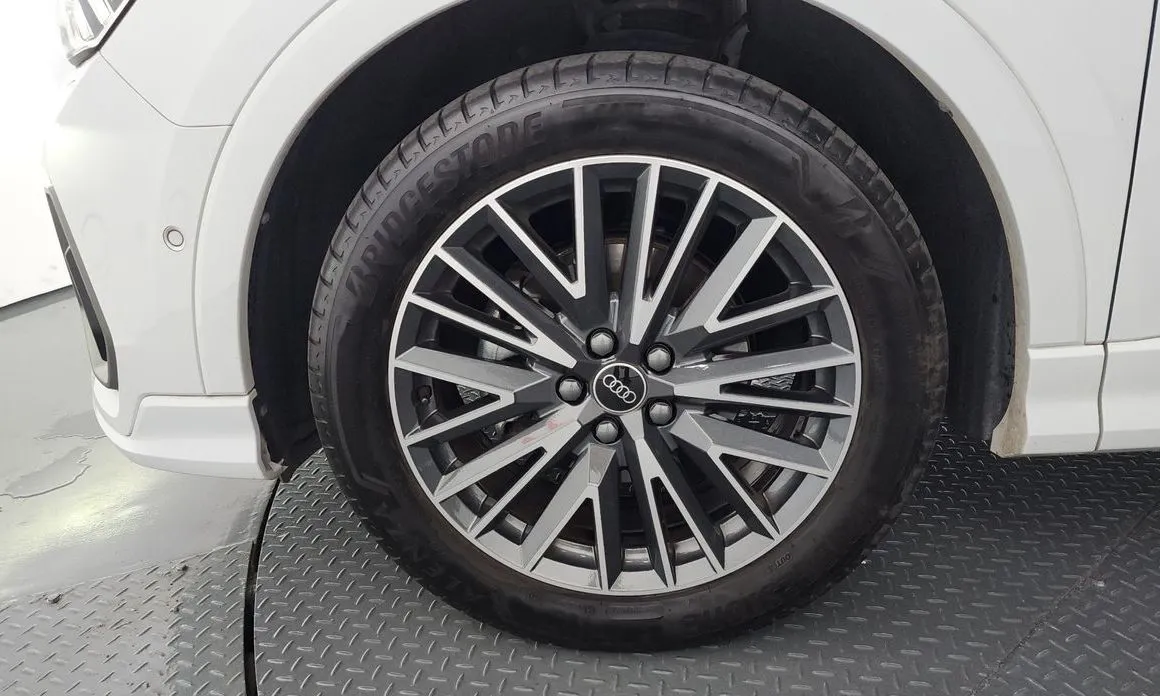 Audi Q3 2023 из KR, фото 6