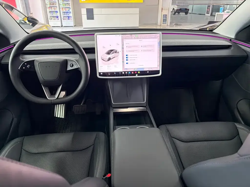 Tesla Model Y — фото 9