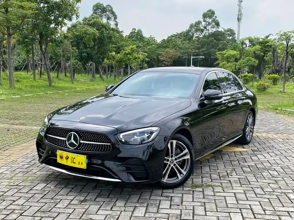 Mercedes-Benz E-Class — фото 1