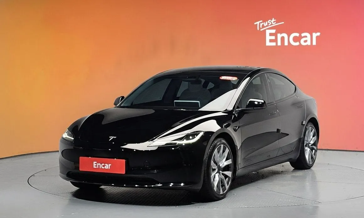 Tesla Model 3 — фото 1