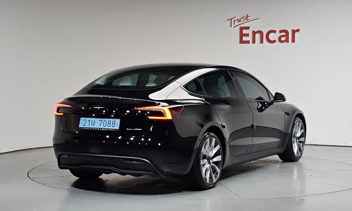 Tesla Model 3 — фото 3