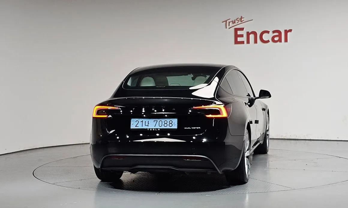 Tesla Model 3 — фото 5