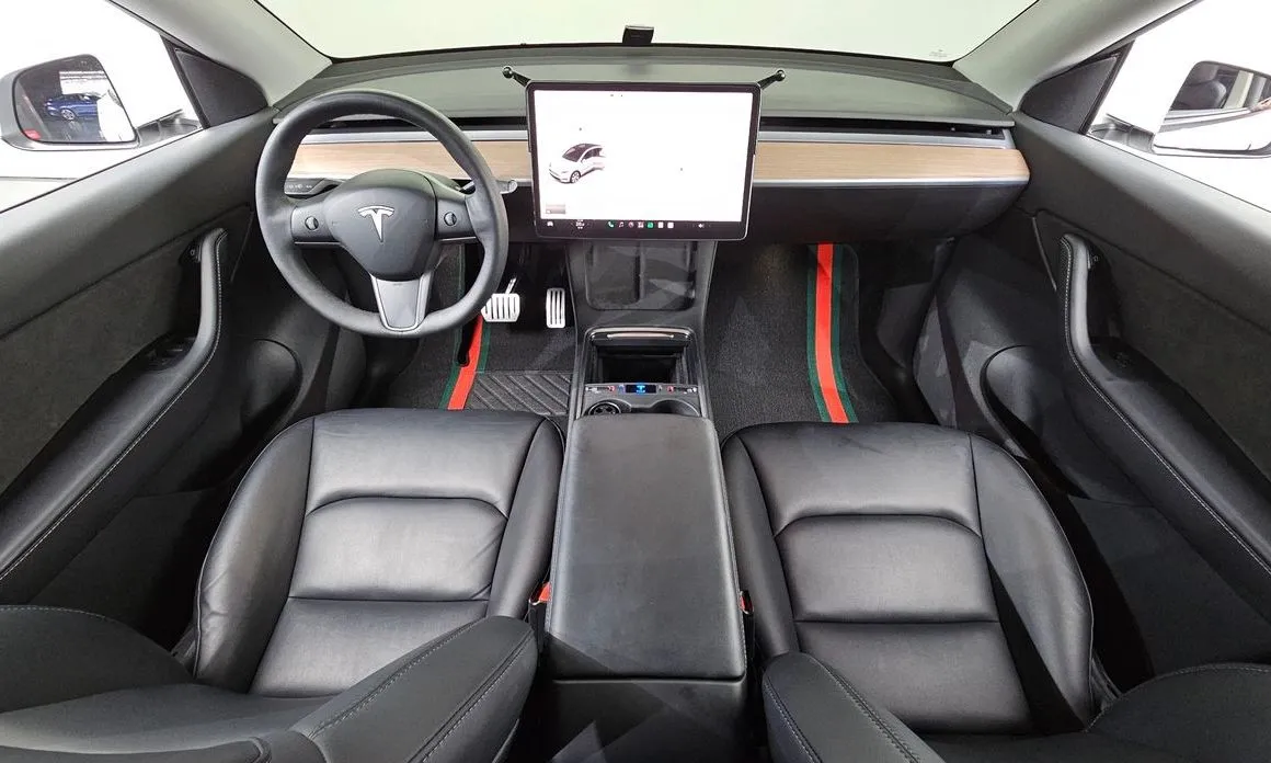 Tesla Model Y — фото 9