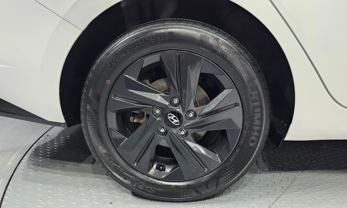 Hyundai AVANTE — фото 2