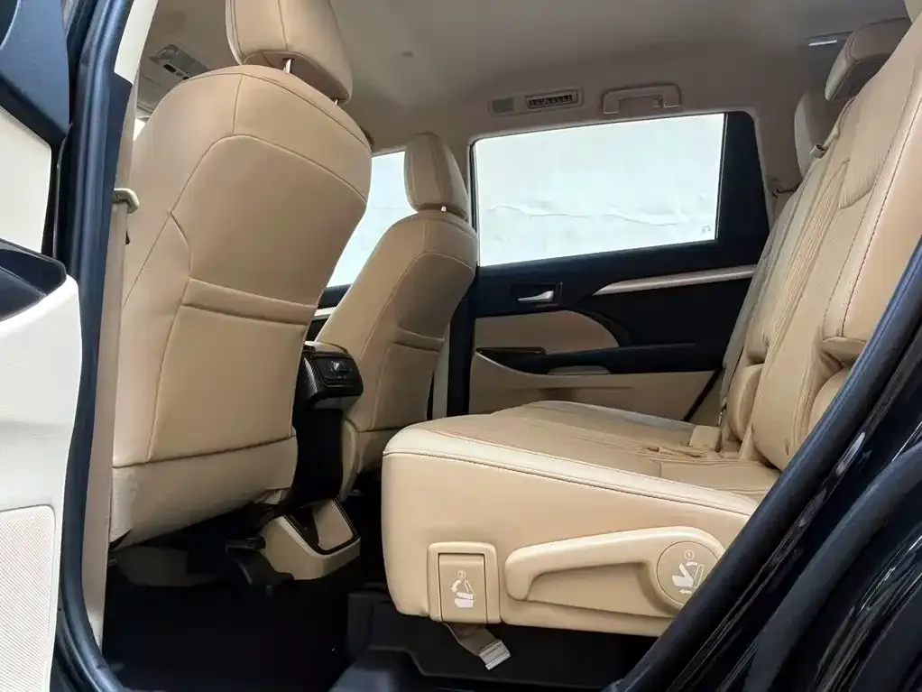 Toyota Highlander 2022 из CN, фото 2