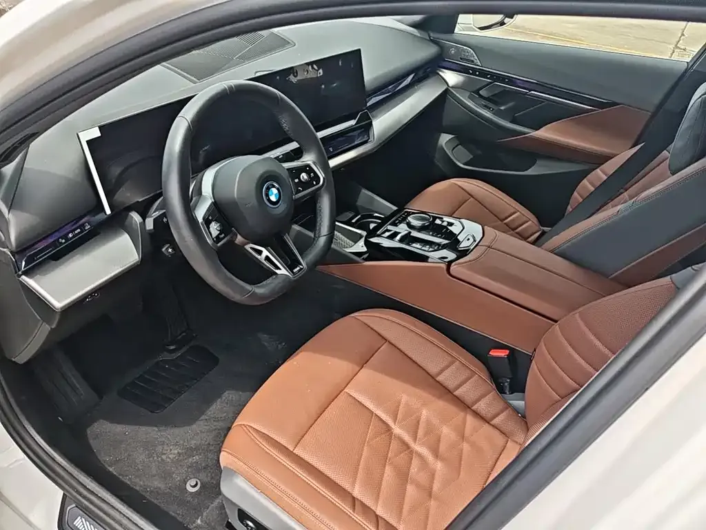 BMW i5 — фото 6