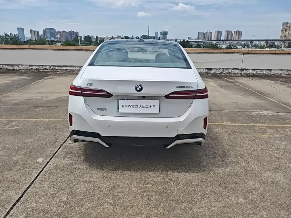 BMW i5 — фото 3