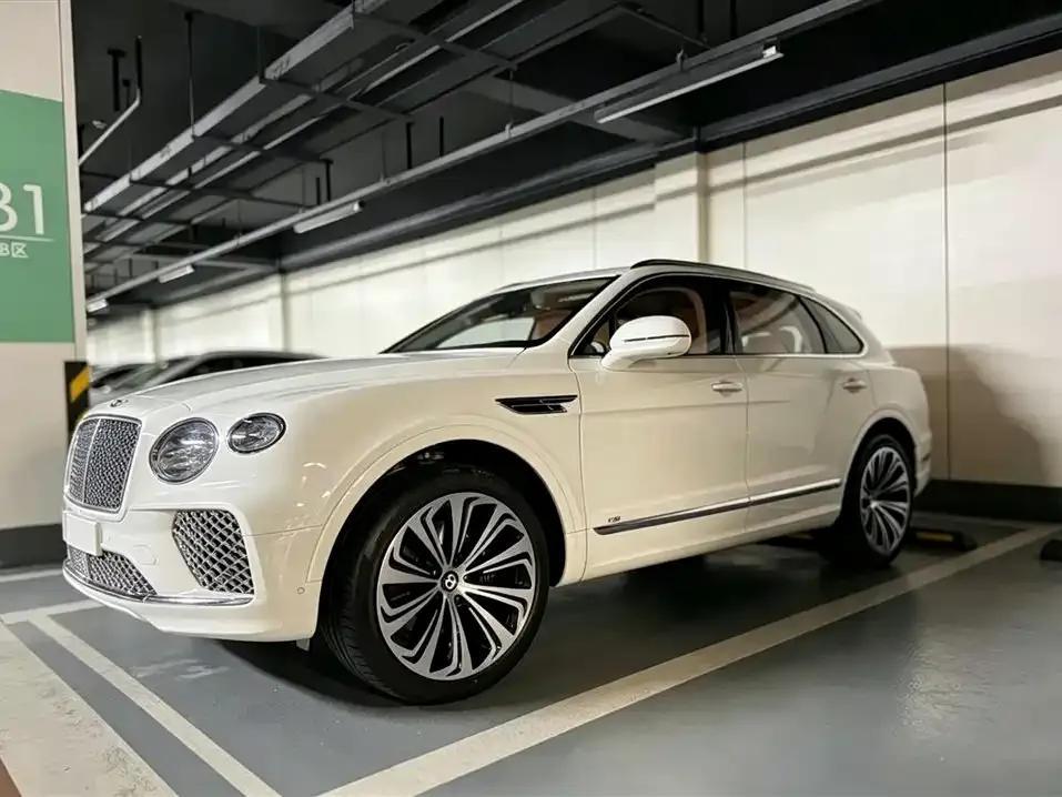 Bentley Bentayga — фото 1