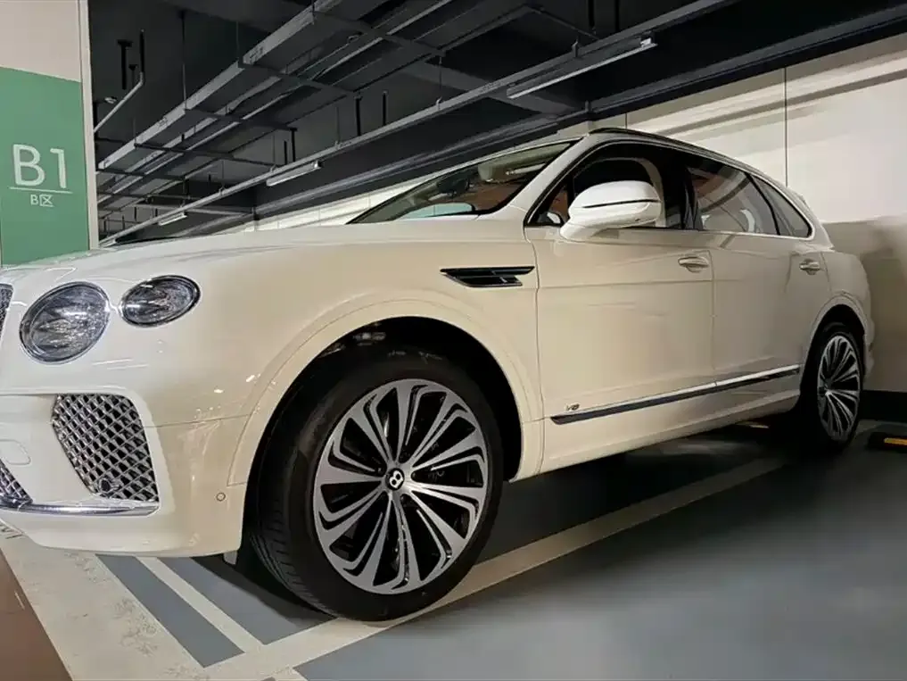 Bentley Bentayga — фото 6