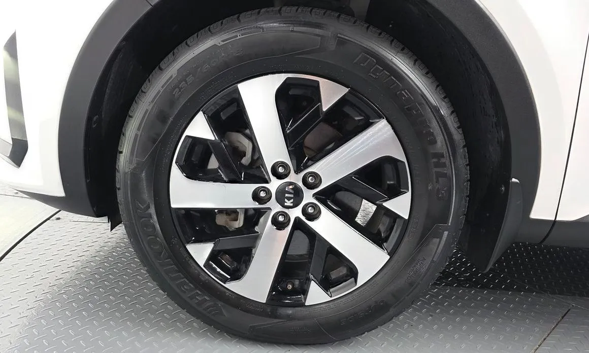 Kia Sorento — фото 8