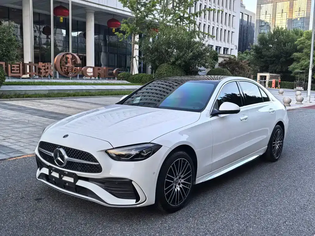 Mercedes-Benz C-Class — фото 1