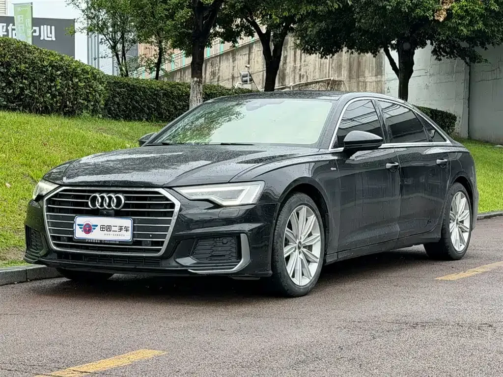 Audi A6L — фото 1