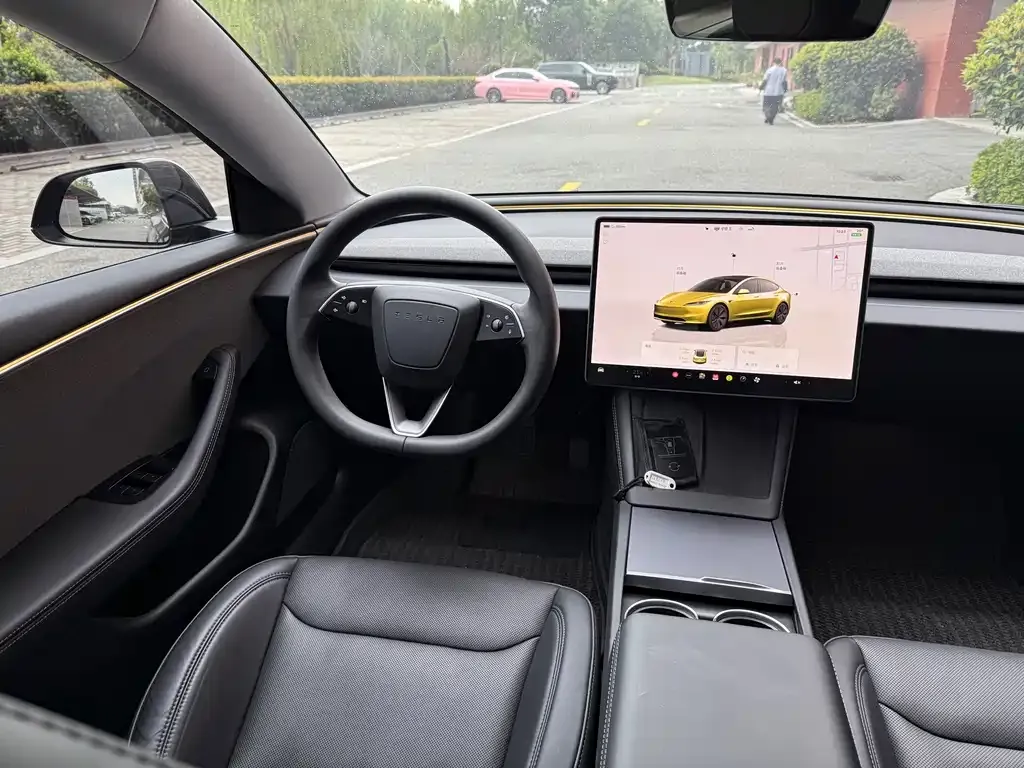 Tesla Model 3 — фото 6