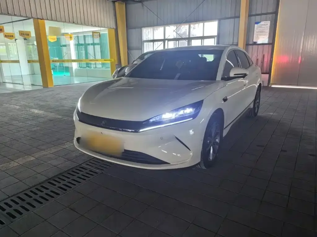BYD Qin L — фото 1