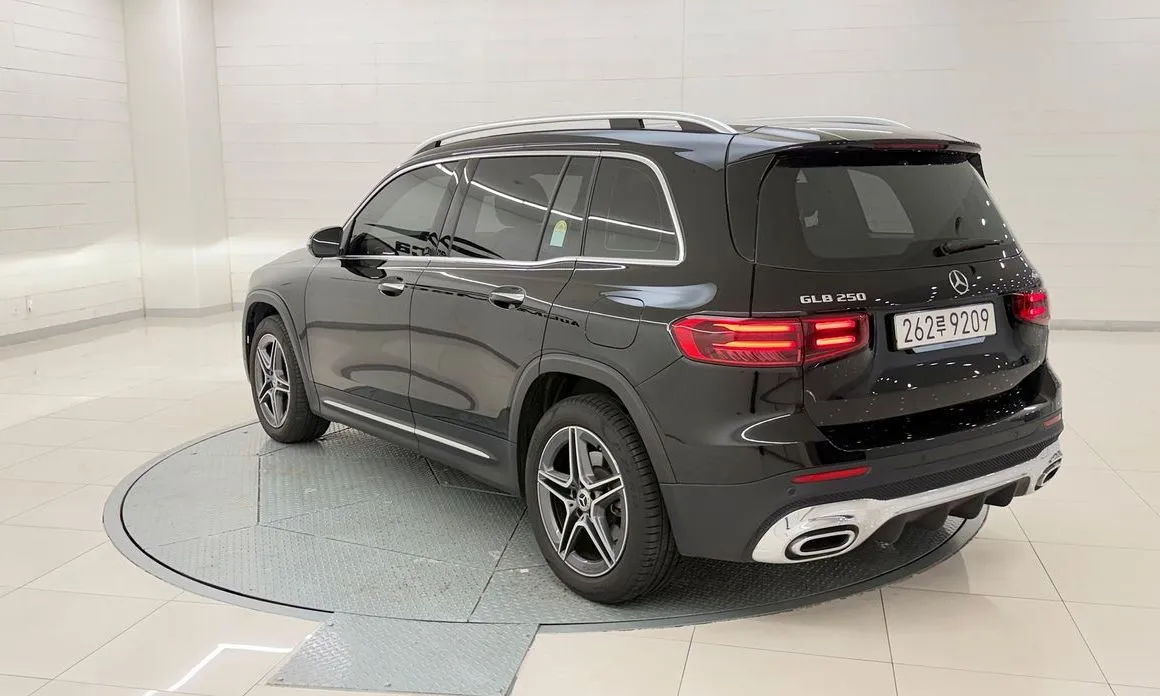 Mercedes-Benz GLB-Class — фото 4