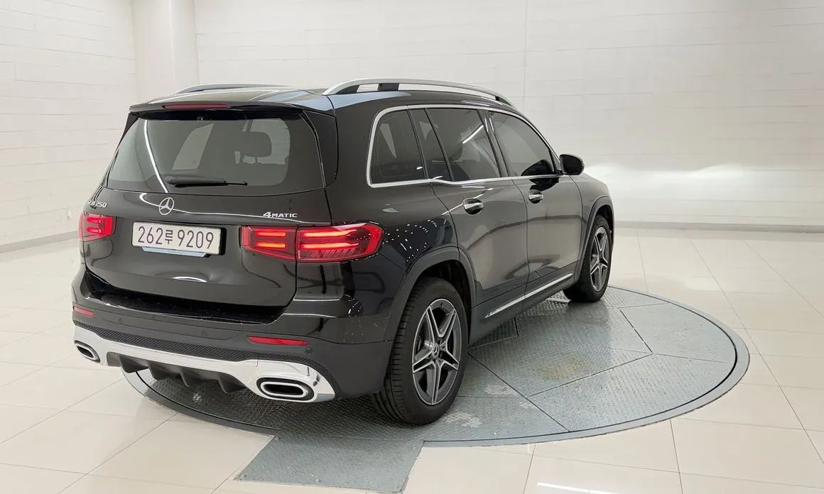 Mercedes-Benz GLB-Class — фото 9