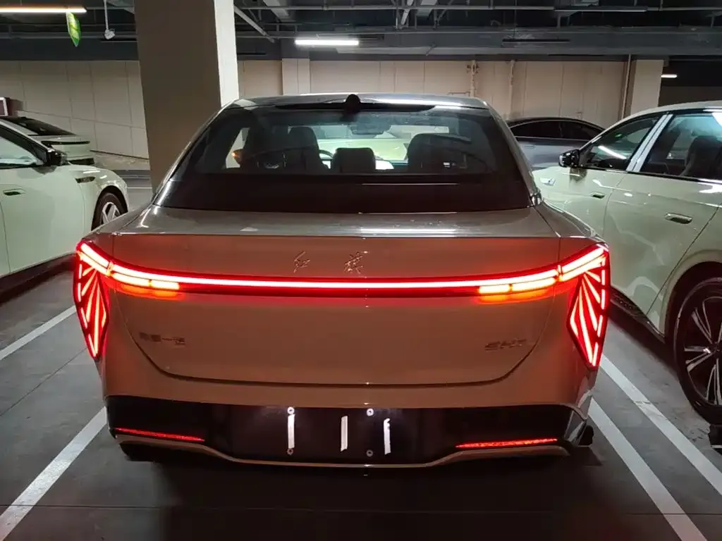Hongqi EH7 2026 из CN, фото 8