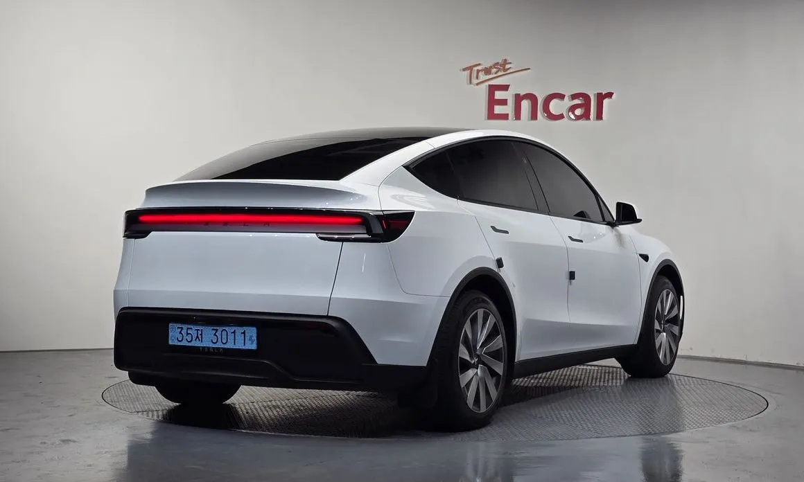 Tesla Model Y — фото 2