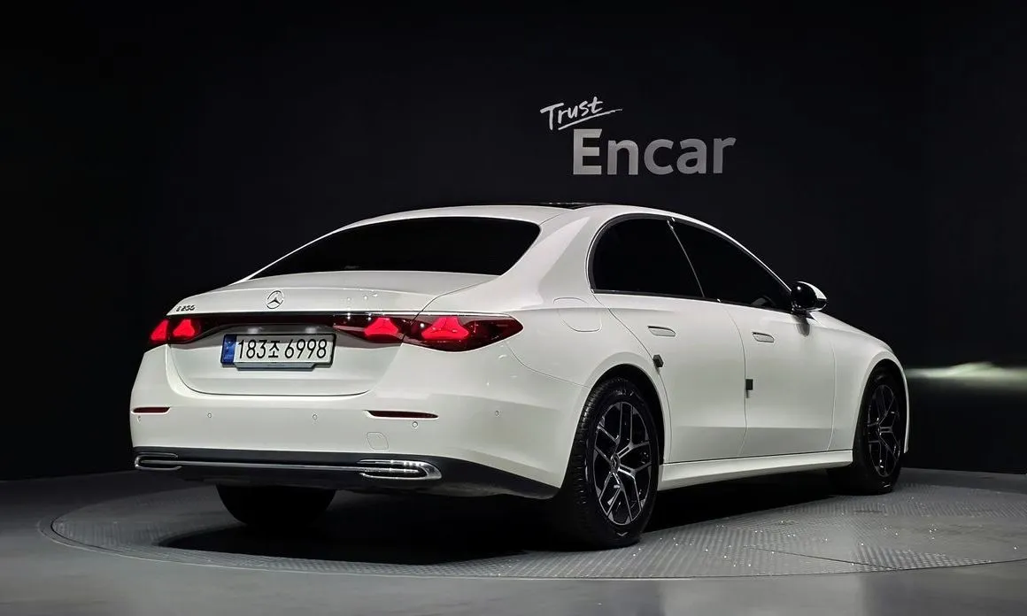 Mercedes-Benz E-Class 2024 из KR, фото 3