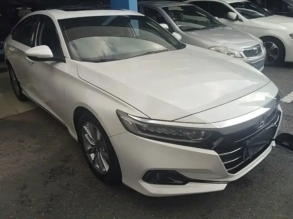 Honda Accord — фото 10
