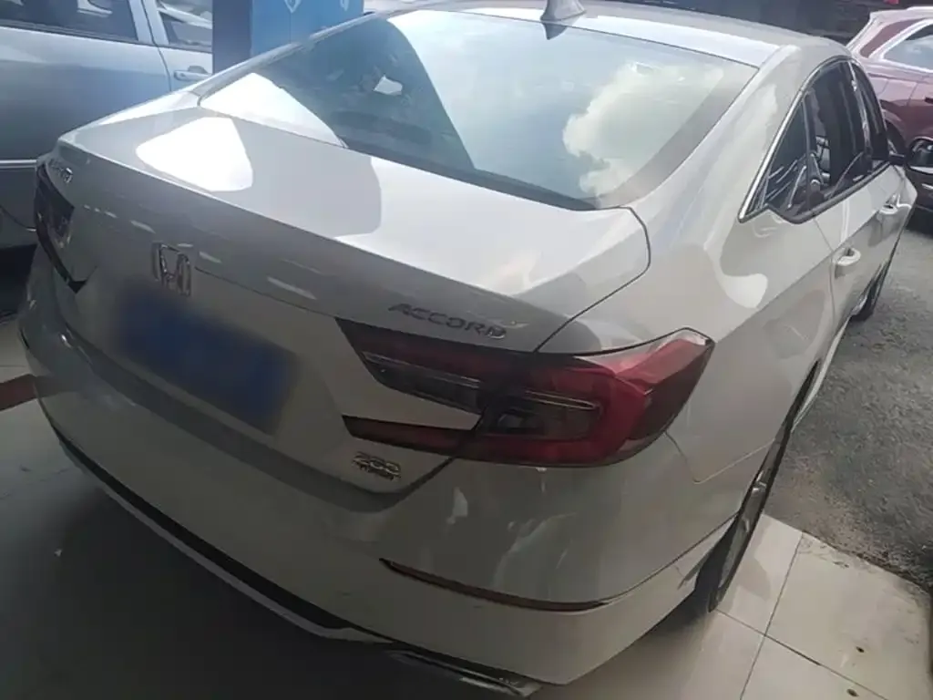Honda Accord — фото 5