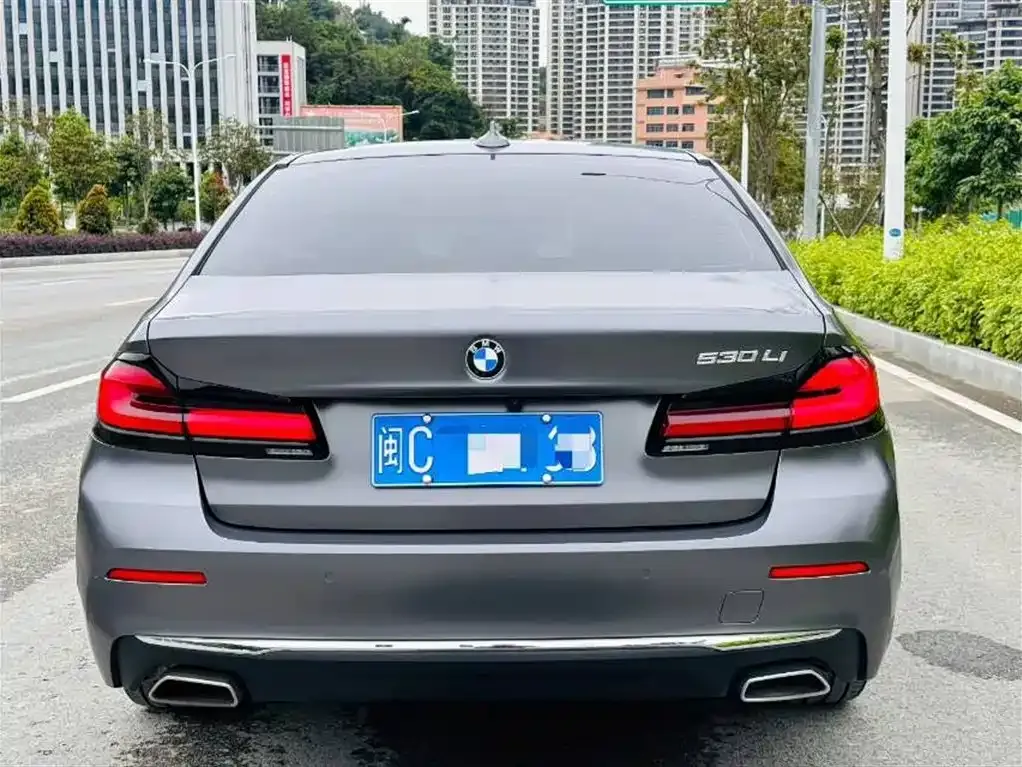BMW 5 Series — фото 5