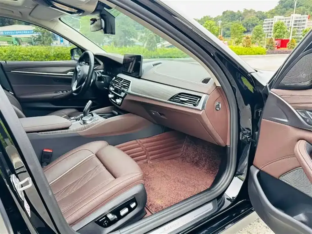 BMW 5 Series — фото 4